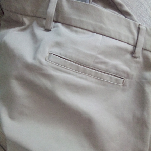 Amazon khakis like new 40x32 - Picture 4 of 4